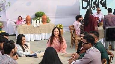 তরুণ ভোটারদের সঙ্গে জাইমার ‘চায়ের আড্ডা’