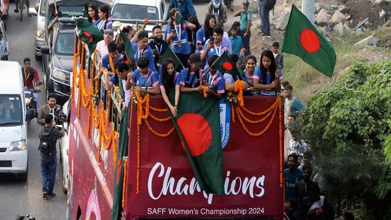 সাফ চ্যাম্পিয়নদের এক কোটি টাকা দেবে সেনাবাহিনী ও অলিম্পিক এসোসিয়েশন
