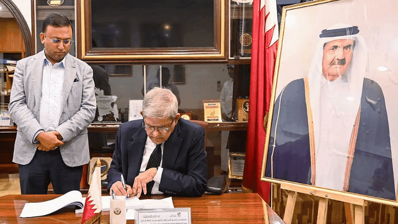 কাতারের সাবেক আমিরের মৃত্যুতে বৃহস্পতিবার বাংলাদেশে অর্ধদিবস রাষ্ট্রীয় শোক