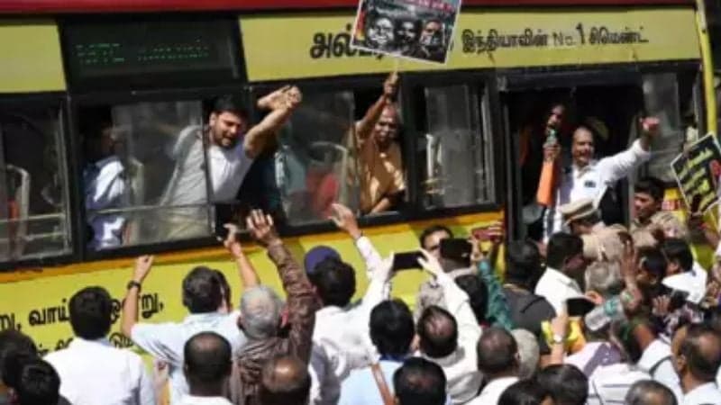 বাংলাদেশ বিরোধী বিক্ষোভ: ভারতে আটক ৫০০