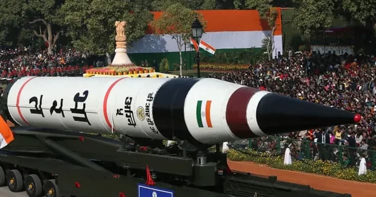 ‘পরমাণু অস্ত্র বহনে সক্ষম’ দীর্ঘপাল্লার ক্ষেপণাস্ত্রের সফল পরীক্ষা চালালো ভারত