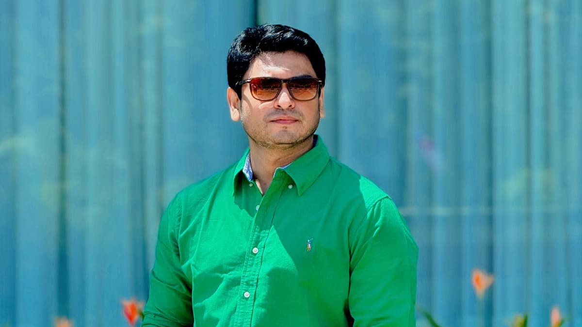 বাসায় ঢুকে নাট্য অভিনেতা আজাদকে দুর্বৃত্তদের গুলি