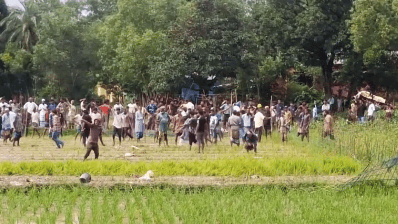 কবরস্থানের রাস্তা নিয়ে দ্বন্দ্ব, দুই গ্রামবাসীর সংঘর্ষে নিহত ২