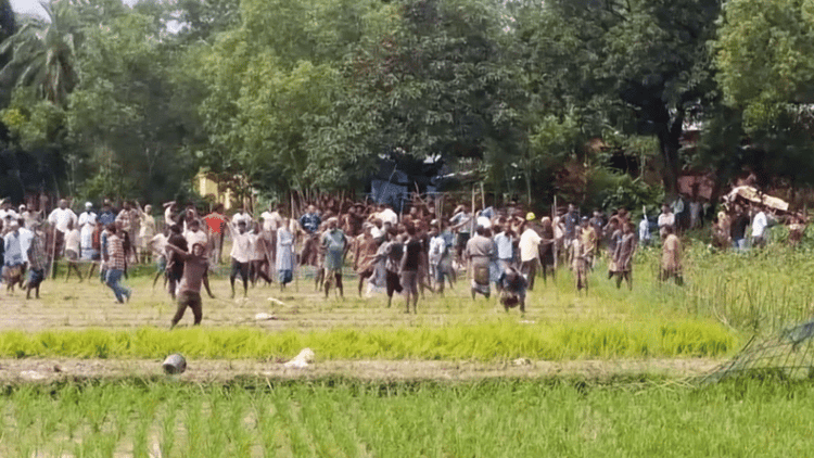 কবরস্থানের রাস্তা নিয়ে দ্বন্দ্ব, দুই গ্রামবাসীর সংঘর্ষে নিহত ২