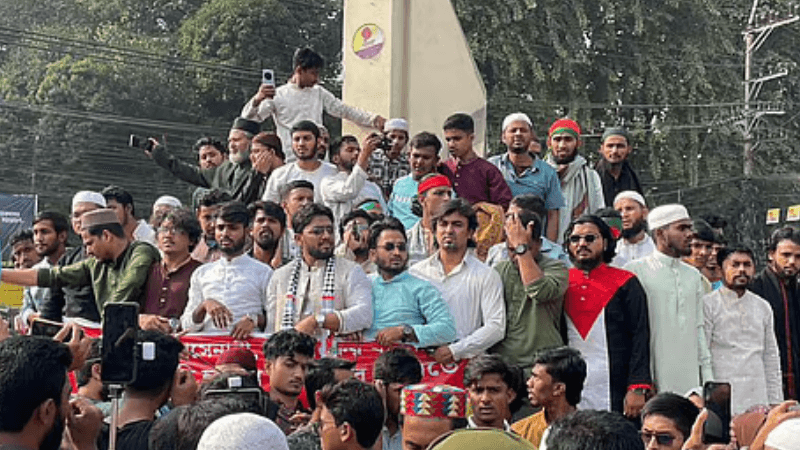 যদি টালবাহানা করতেই থাকেন, তাহলে চট্টগ্রামকে বাংলাদেশ থেকে বিচ্ছিন্ন করে দেব: ইনকিলাব মঞ্চ নেতা