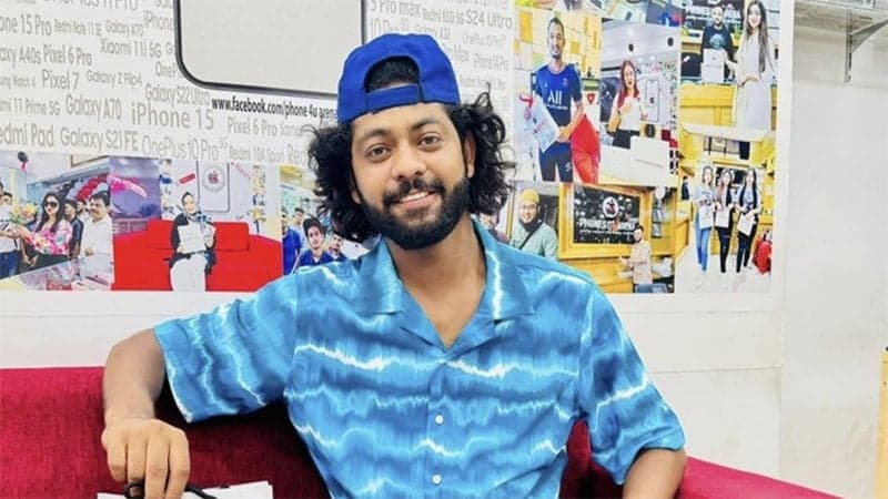 কনটেন্ট ক্রিয়েটর কাফির বাড়িতে আগুন