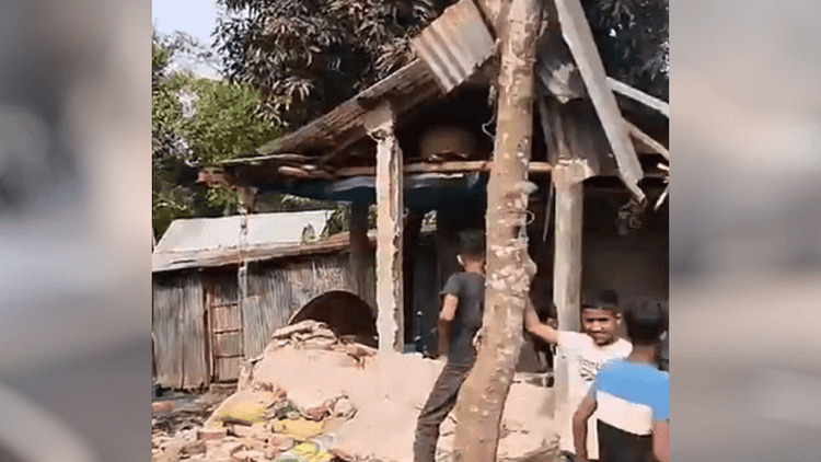 সুনামগঞ্জে ‘চাঁদা না দেওয়ায়’ প্রয়াত মুক্তিযোদ্ধার বাড়িতে হামলা