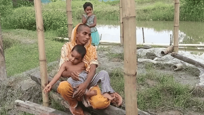 দুই সন্তানের মুখে খাবার তুলে দিতে চুল বিক্রি করলেন মা