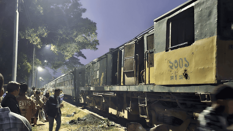 দুই ঘণ্টার মধ্যে ঢাকা-ময়মনসিংহ রুটে ট্রেন চলাচল স্বাভাবিক