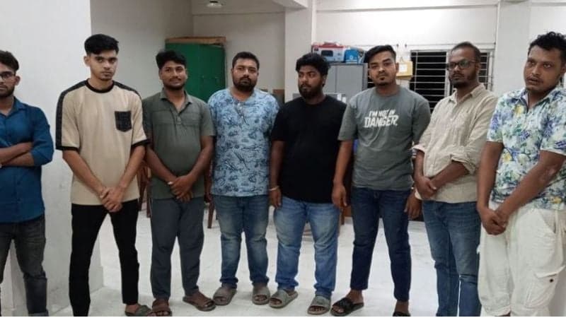 উত্তরখানে গোপন বৈঠকের সময় যুবলীগের ৮ নেতা গ্রেপ্তার