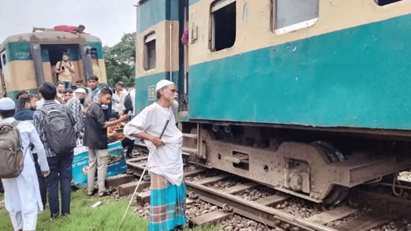 বিমানবন্দর স্টেশনের কাছে লাইনচ্যুত যমুনা এক্সপ্রেস