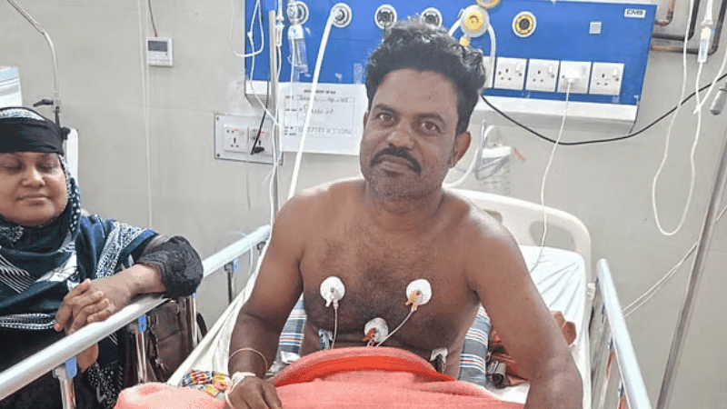 সাপের কামড় খেয়ে নিজেই হাসপাতালে চিকিৎসা নিলেন ‘বিষঝাড়া ওঝা’