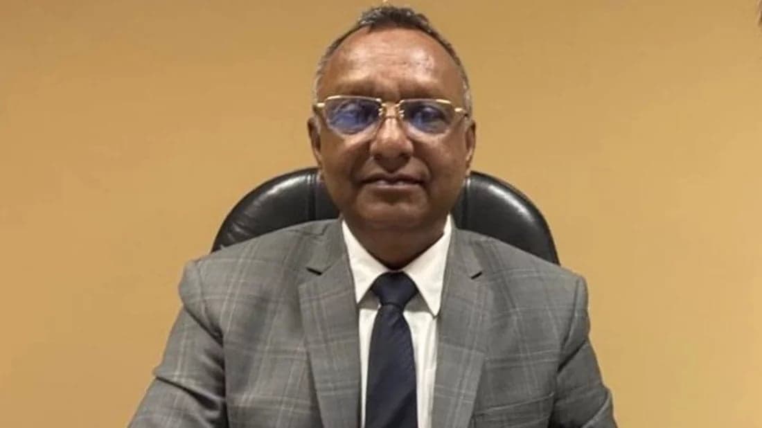 কীসের বাধ্যতামূলক ছুটি, আমি তো অফিস করছি: বিএফআইইউ প্রধান