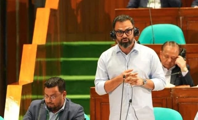 চতুর্থ শ্রেণি থেকেই খেলাধুলা বাধ্যতামূলক করতে যাচ্ছে সরকার