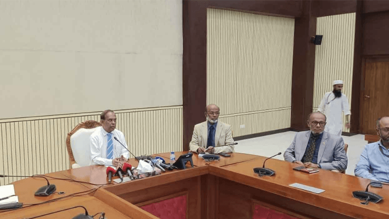 মেট্রোরেলের ছাদে মানুষ উঠায় বড় বিপদ ঘটতে পারত: ডিএমটিসিএল এমডি