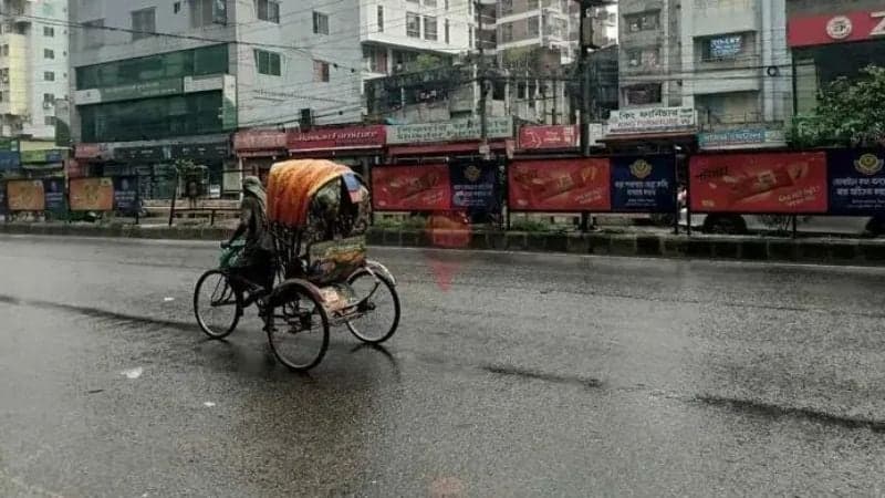 সকালে ঢাকায় স্বস্তির বৃষ্টি, ভোগান্তিতে কর্মজীবী