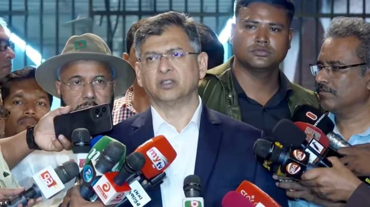 আন্তর্জাতিক বাজারে তেলের দাম বাড়লেও দেশের বাজারে দাম স্থিতিশীল রাখা সরকারের বড় সফলতা: স্বরাষ্ট্রমন্ত্রী