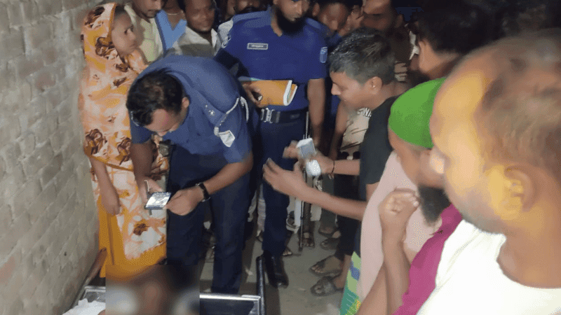 নারায়ণগঞ্জে ছিনতাইয়ের অভিযোগে খুঁটিতে বেঁধে যুবককে পিটিয়ে হত্যা