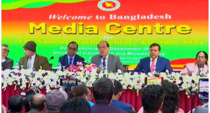 ভোটার‌দের চাপ দেওয়া হ‌চ্ছে কি না কূটনী‌তিকরা জান‌তে চেয়েছেন: সিইসি