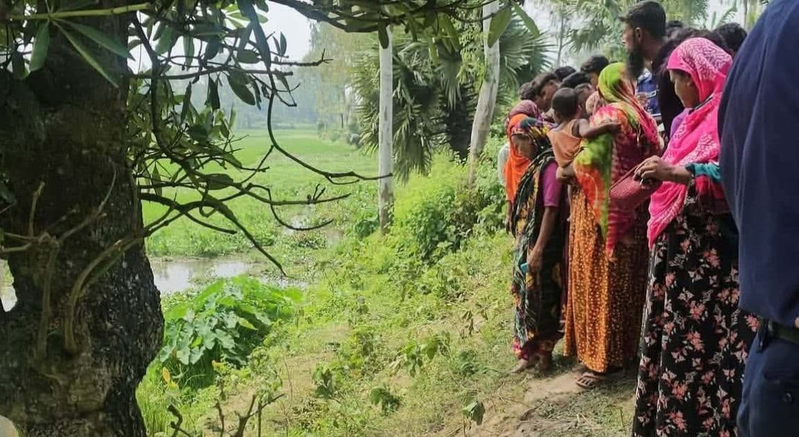 বগুড়ায় ডোবা থেকে অটো-রিকশাচালকের মরদেহ উদ্ধার