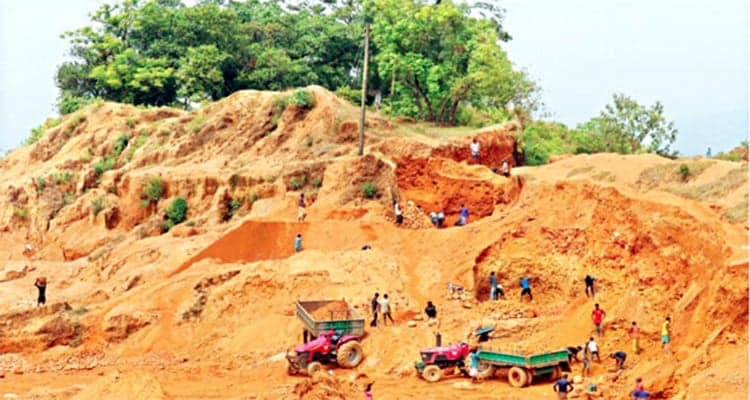 পাথর তবু রক্ষা পেল, টিলার কী হবে
