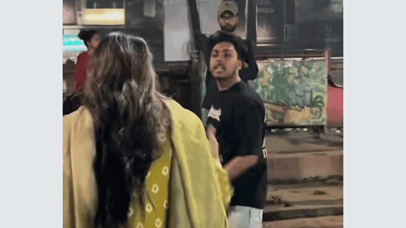 ঢাবিতে তরুণীদের হেনস্তার অভিযোগ, তদন্তে তিন সদস্যের কমিটি