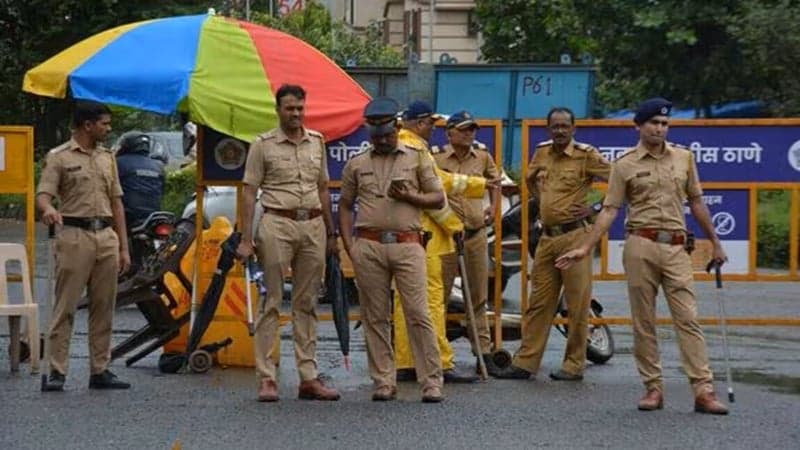 মুম্বাইয়ে গণেশ উৎসব ঘিরে ১ কোটি প্রাণহানির হুমকি, হাই অ্যালার্ট জারি