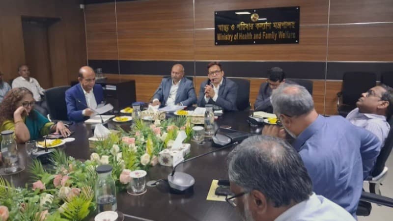 স্বাস্থ্যকর্মীদের দাবির সমাধানে কমিটি গঠন