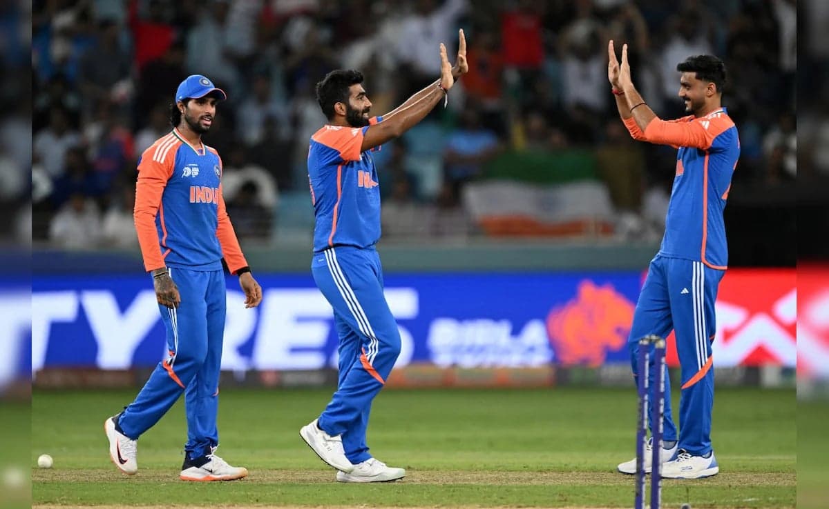 একপেশে মহারণে পাকিস্তানকে উড়িয়ে সুপার ফোরে ভারত