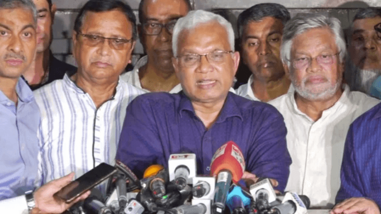 খালেদা জিয়ার ব্যক্তিগত চিকিৎসক জাহিদ হোসেনের মা সিসিইউতে