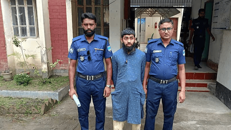 মাগুরায় পাঁচ বছরের শিশুকে যৌন হয়রানির চেষ্টার অভিযোগ, যুবক গ্রেপ্তার