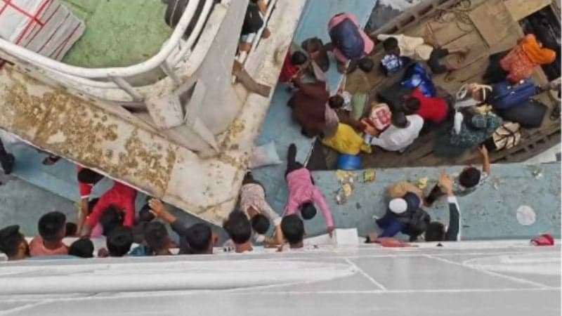 সদরঘাটে লঞ্চ সংঘর্ষে যুবক নিহত, গর্ভবতী স্ত্রী আহত