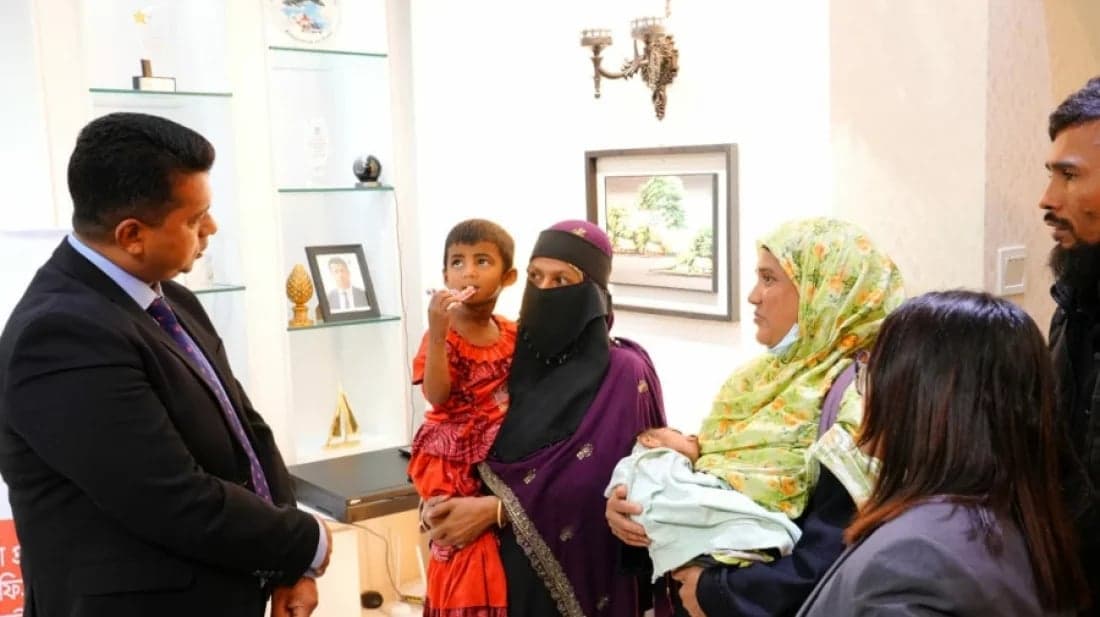 চট্টগ্রামে উদ্ধার হওয়া দুই শিশুর দায়িত্ব নিলেন জেলা প্রশাসক