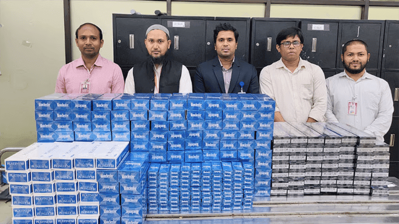 শাহজালাল বিমানবন্দরে ২২৩ কার্টন সিগারেট, ৪৪ ভেপ জব্দ