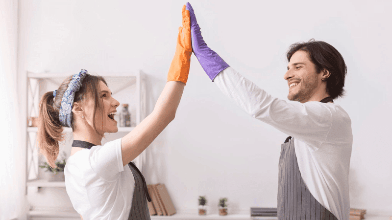 ঘরের কাজ নিয়ে ঝগড়া নয়, দরকার বোঝাপড়া ও সহযোগিতা