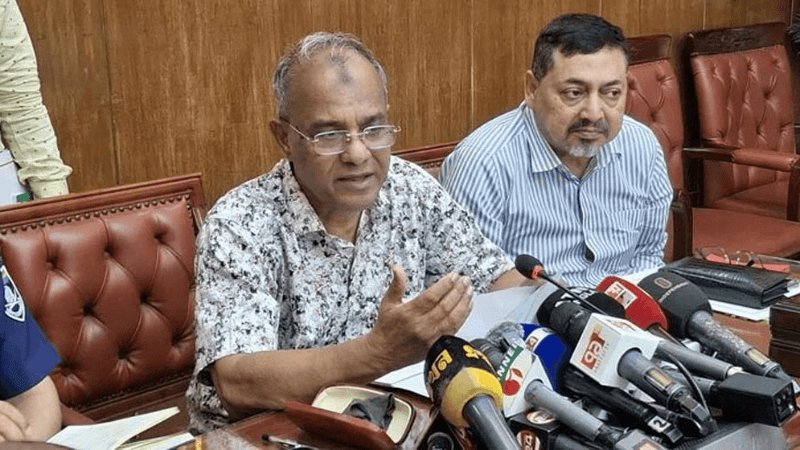 ১৩ মাসে ঢাকায় ১২৩ সংগঠনের ১৬০৪ বার সড়ক অবরোধ: স্বরাষ্ট্র উপদেষ্টা