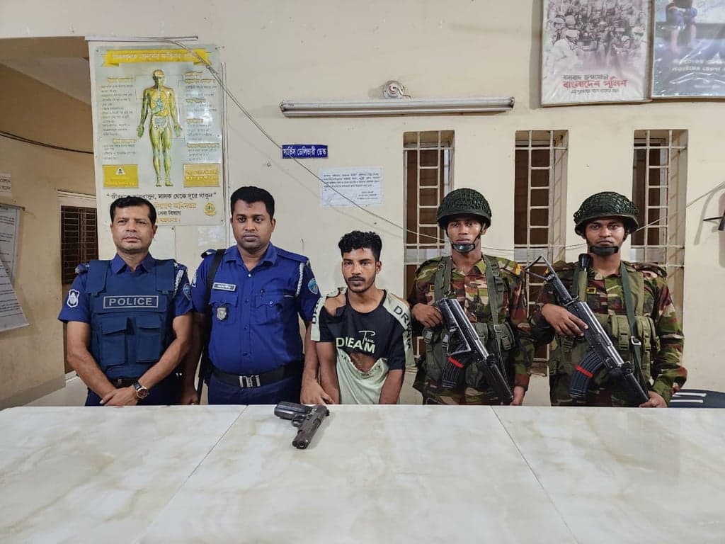 পুলিশের লুট হওয়া পিস্তল বিক্রির চেষ্টা, গ্রেফতার এক
