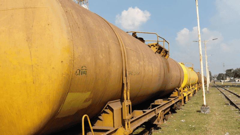 ভারত থেকে আসছে আরও ৫ হাজার টন ডিজেল