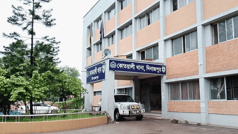 ‘ওসি কোথায়?’ বলে থানাতেই সিআইডি কর্মকর্তাকে থাপ্পড়, কৃষকদল নেতা আটক