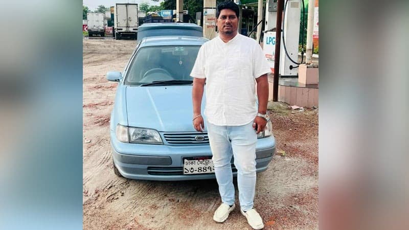 নিজ বাসার সামনে যুবদল নেতাকে গুলি করে হত্যা