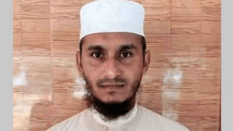 ছাত্রী নিখোঁজের ৩৫ দিনেও মেলেনি সন্ধান, মাদ্রাসাশিক্ষকের বিরুদ্ধে অপহরণের অভিযোগ