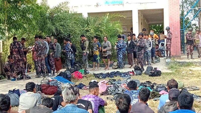 বৃহস্পতিবার বিজিপিসহ মিয়ানমারের ৩৩০ নাগরিককে হস্তান্তর