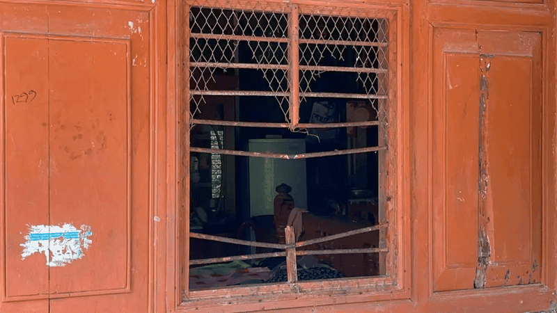 জানালা ভেঙে স্কুলছাত্রীকে তুলে নিয়ে সংঘবদ্ধ ধর্ষণের অভিযোগ