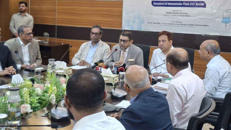 ইন্টার্ন চিকিৎসকদের দাবি যৌক্তিক কি না খতিয়ে দেখে ব্যবস্থা নেওয়া হবে: স্বাস্থ্যমন্ত্রী