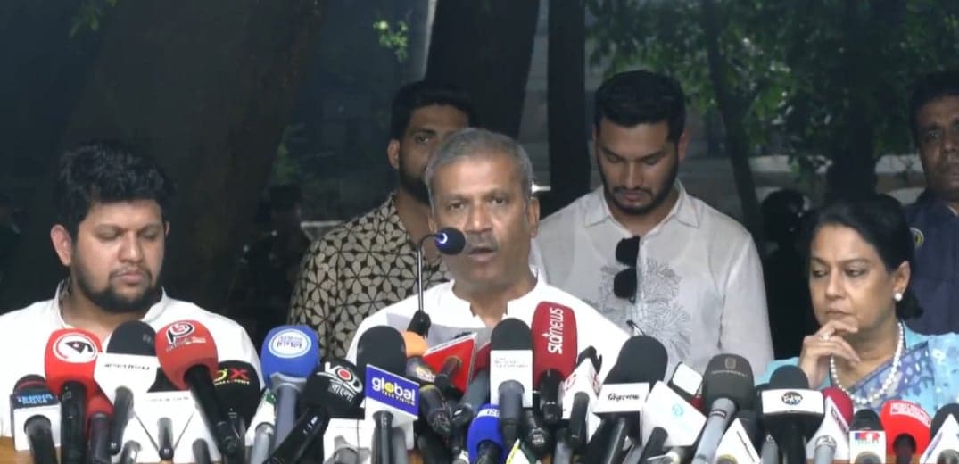 উপদেষ্টা পরিষদের বৈঠকে আওয়ামী লীগ নিষিদ্ধের সিদ্ধান্ত