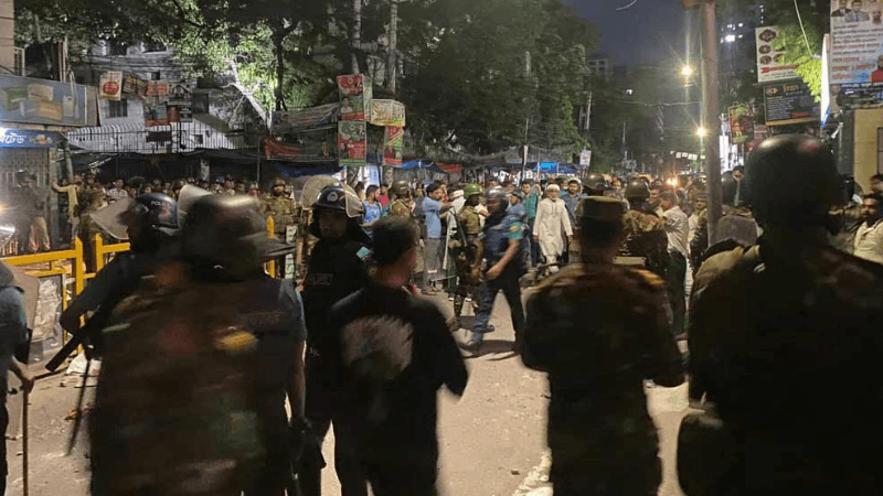 জাপা কার্যালয়ের সামনে উত্তেজনা, পুলিশের ব্যারিকেড ভাঙল গণঅধিকার পরিষদ