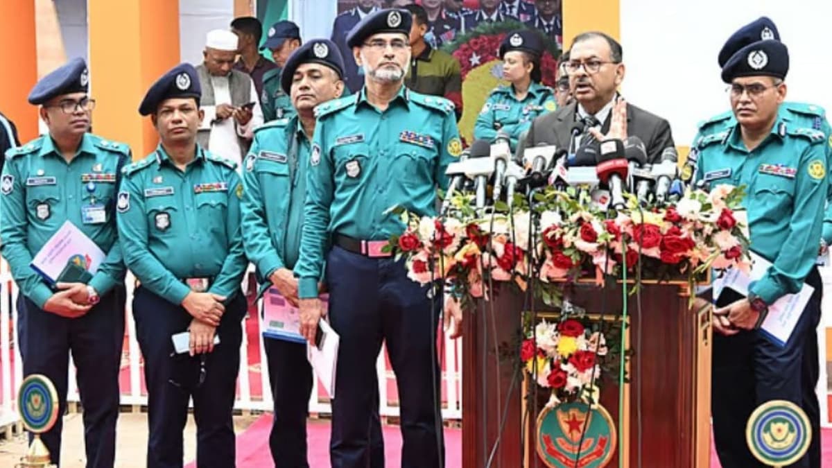 বইমেলায় পাণ্ডুলিপি যাচাইকে ‘পুলিশি হস্তক্ষেপ’ বলছেন লেখক-প্রকাশকরা