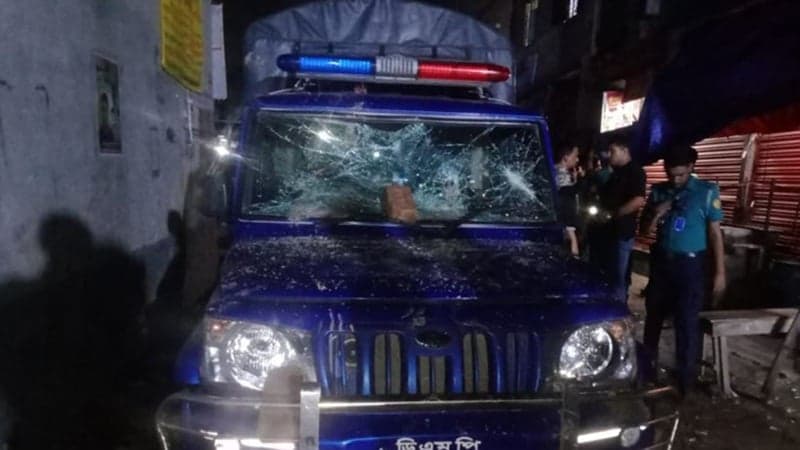 আদাবরে পুলিশের ওপর হামলার ঘটনায় ৯ জন গ্রেপ্তার