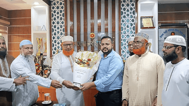 ইউএনওর কার্যালয়ে গিয়ে ফুল দিয়ে স্বাগত জানিয়ে সমালোচনায় জামায়াতের এমপি