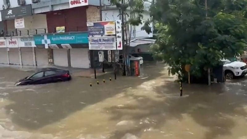 ভারতের গুজরাটে বন্যায় অন্তত ২৮ জনের মৃত্যু